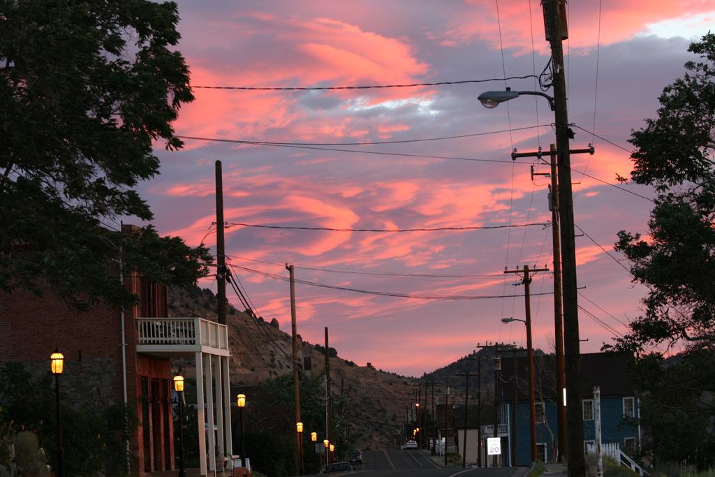 Sugarloaf Mountain Motel Virginia City Eksteriør bilde